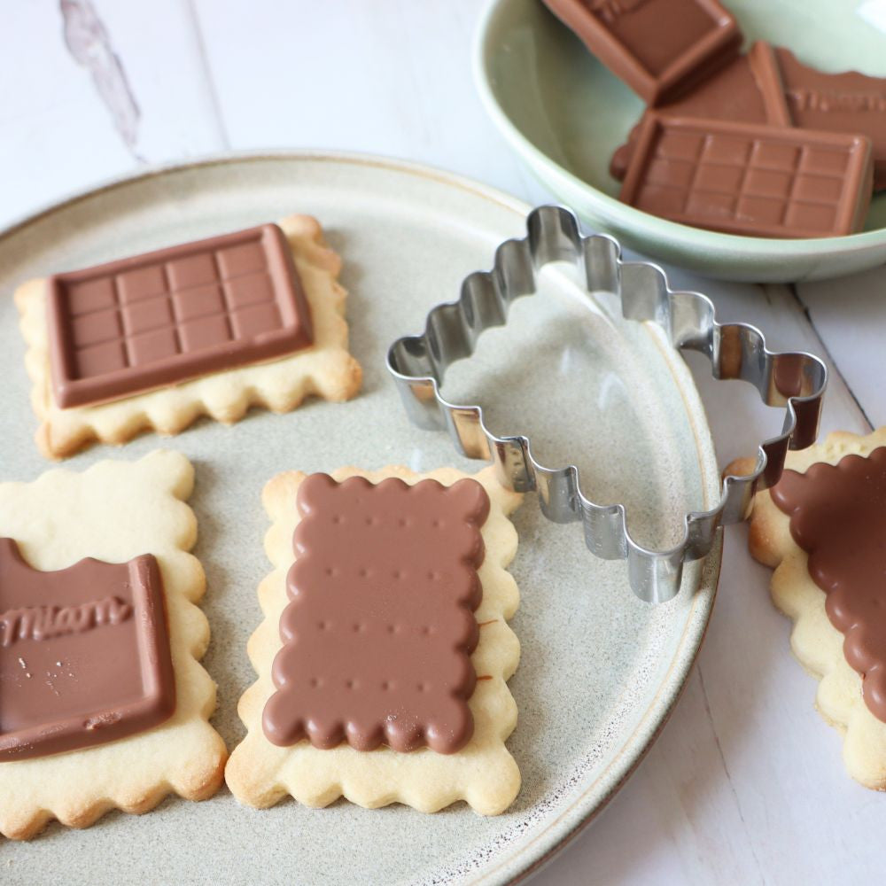 Biscuits school - Emporte-pièce et moule à chocolat pour goûters gourmands - Scrapcooking - Emporte-pièce - - La Guilde Culinaire