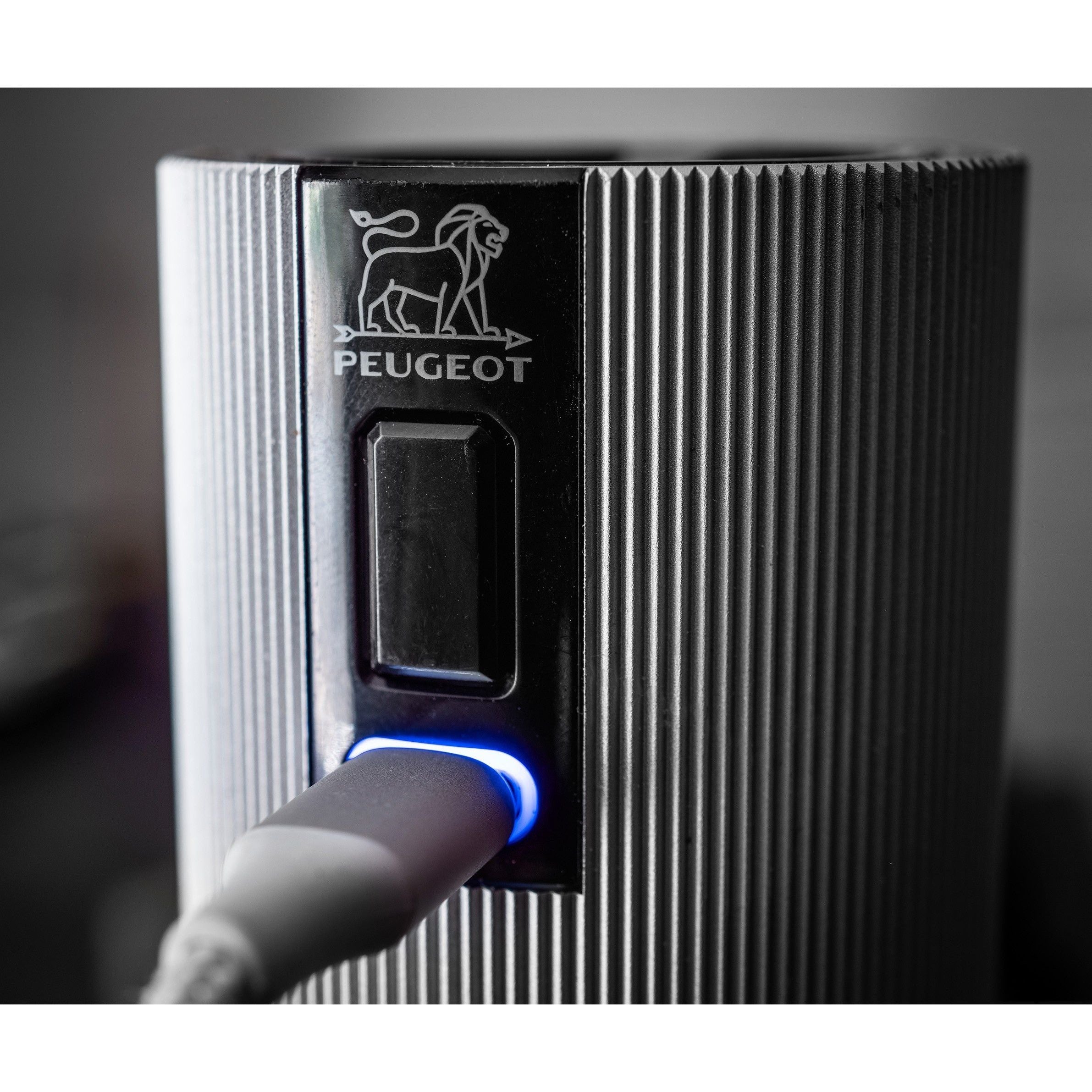 Coffret de 2 moulins à sel et poivre électriques "Line" - Peugeot - Peugeot - Moulin à poivre, sel, et épices - - La Guilde Culinaire