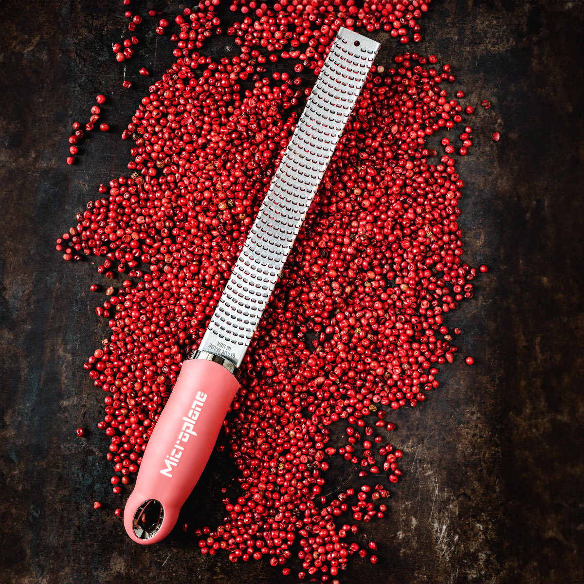 Zesteur-Râpe - Série Premium Classic (Rose à lèvres), Microplane - Microplane - Râpe et zesteur - - La Guilde Culinaire