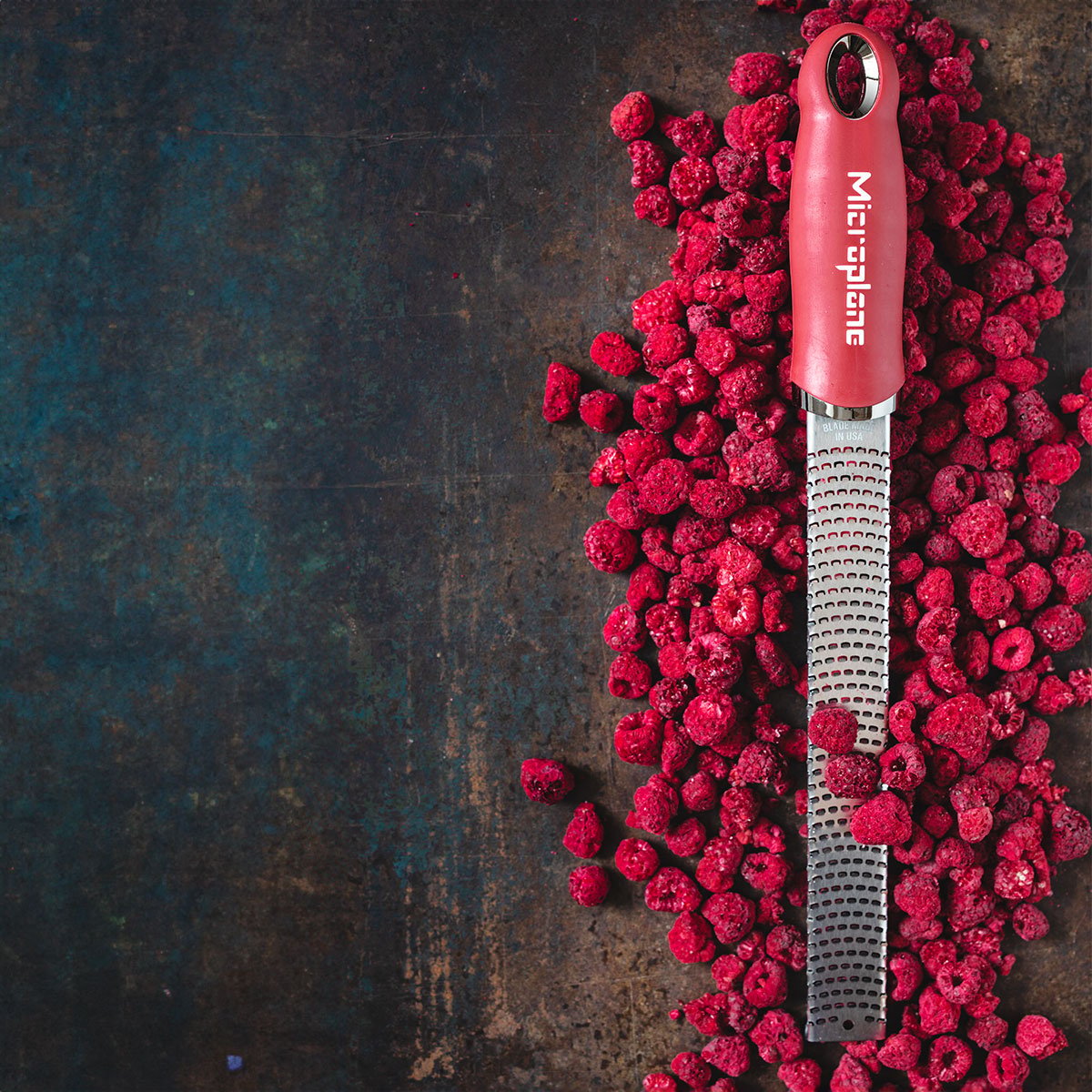 Zesteur-Râpe - Série Premium Classic (Rouge Grenade), Microplane - Microplane - Râpe et zesteur - - La Guilde Culinaire