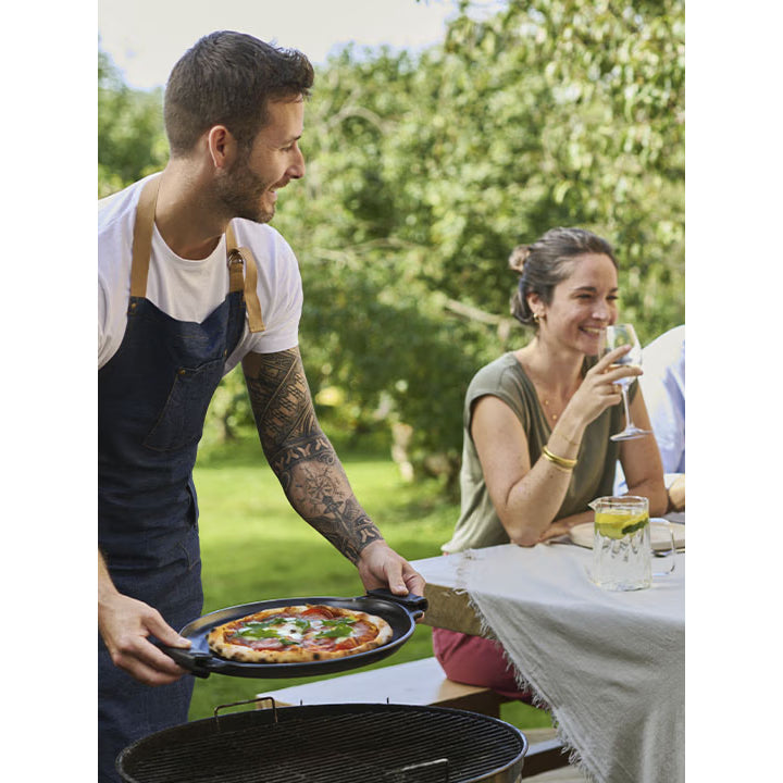 GRILL TO TABLE, Plaque à Pizza, 34 cm - Peugeot - Accessoire pour BBQ - - La Guilde Culinaire