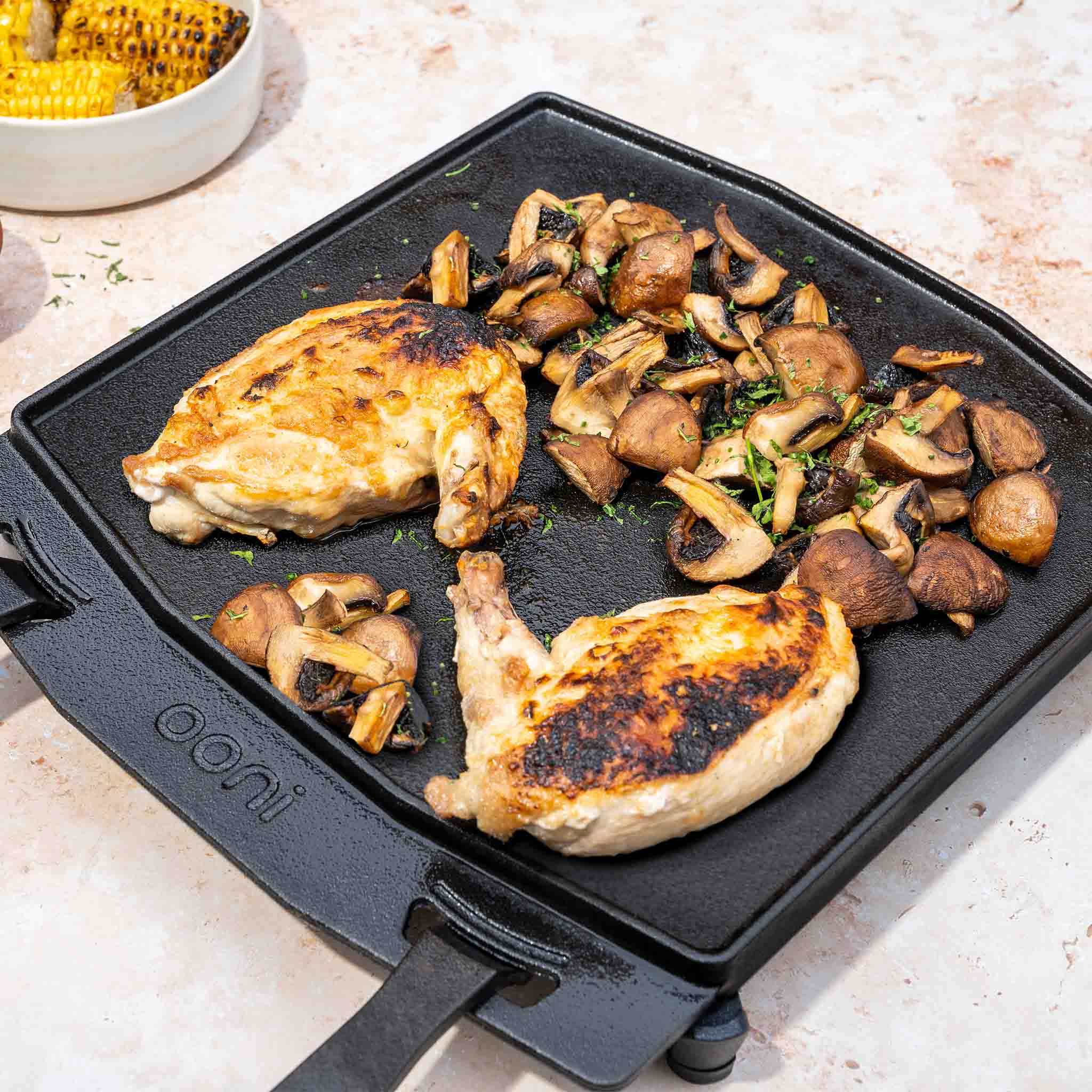 Poêle à griller en fonte double face, planche inox Ooni - Ooni - Poêle en fonte - - La Guilde Culinaire