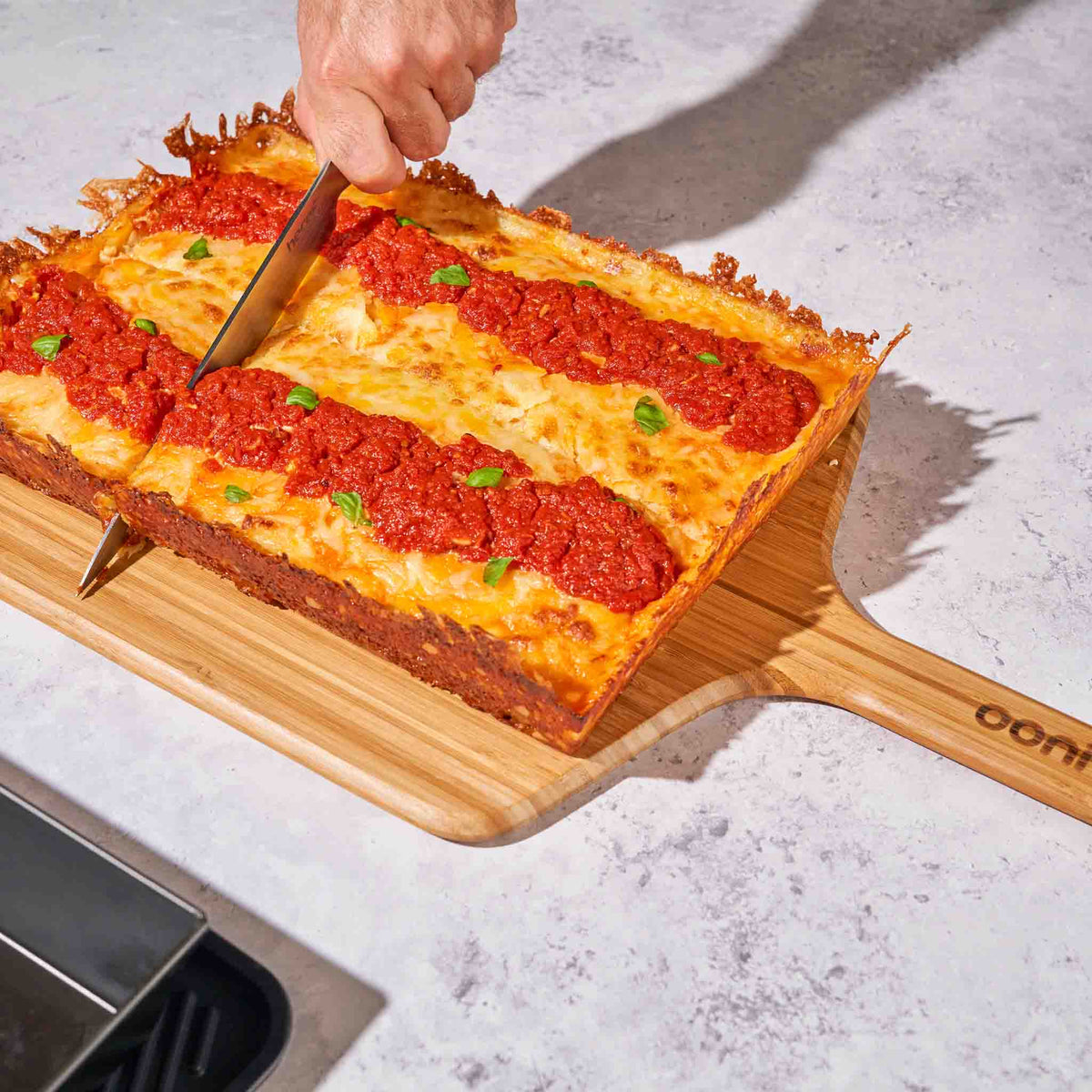 Moule à pizza façon Détroit - Ooni - Plaque à pizza - - La Guilde Culinaire