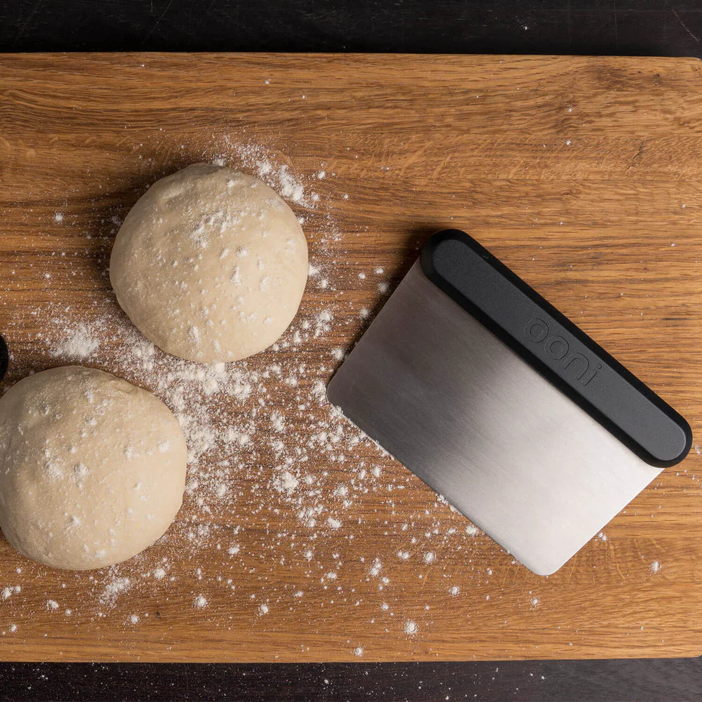 Coupe-pâte à pizza - Ooni - Racloir - - La Guilde Culinaire