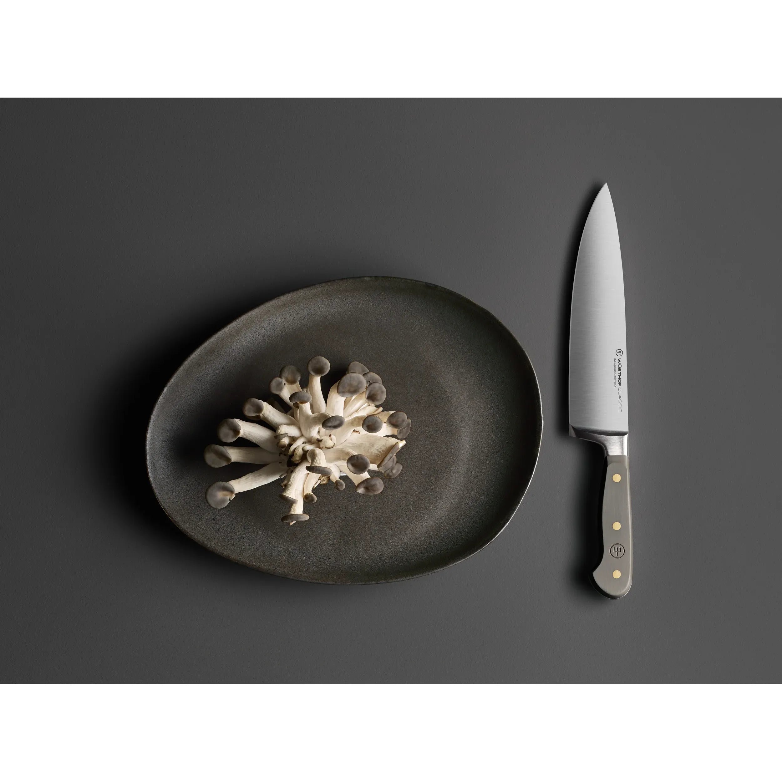 Couteau de chef 20 cm / 8" - Classic - Wüsthof - Couteau de Chef - - La Guilde Culinaire