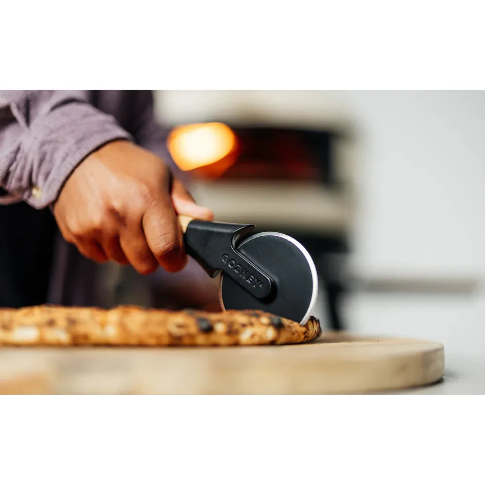 Coupe-pizza - Gozney - Roulette à pizza - - La Guilde Culinaire