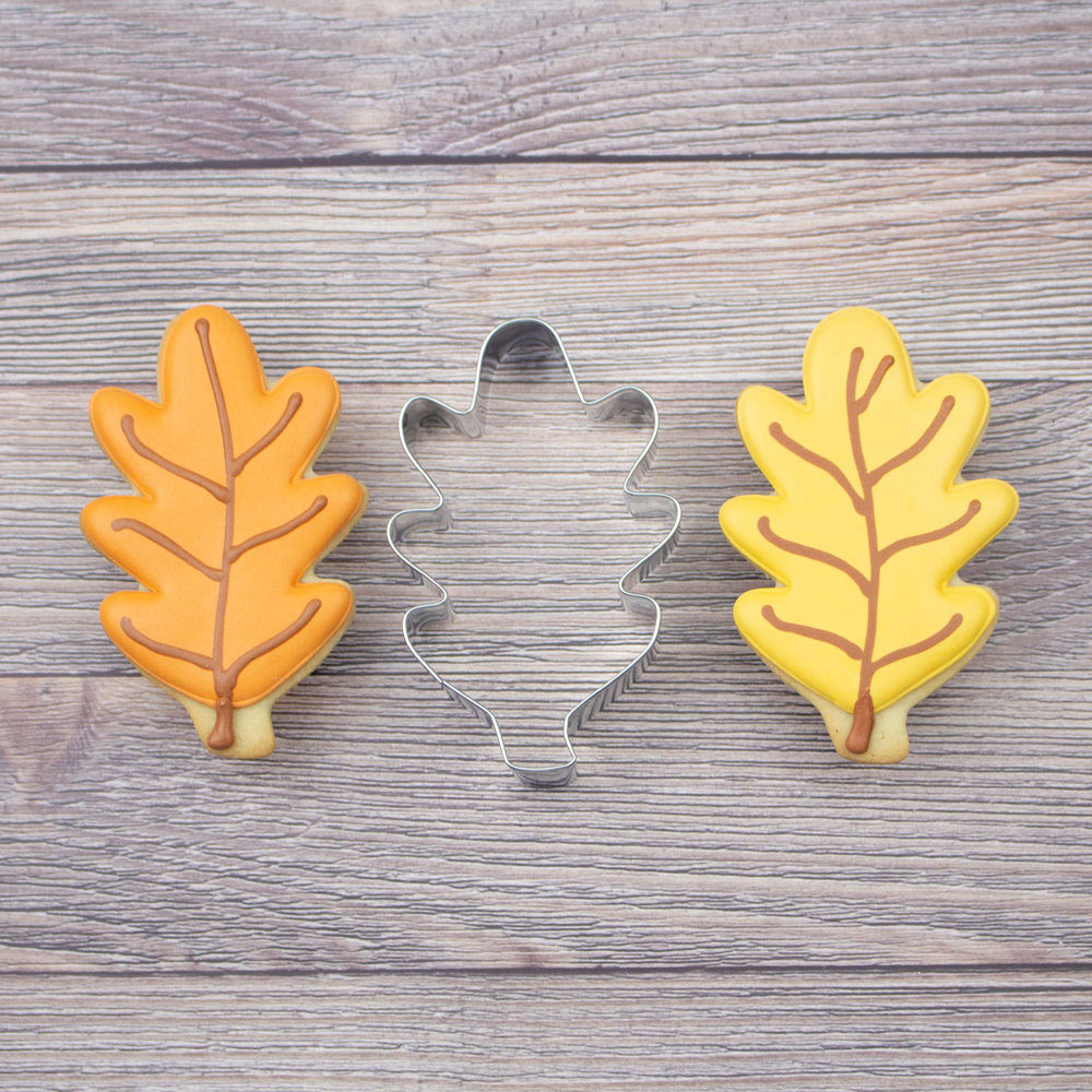 Emporte-pièce Mini feuille de chêne 2 1/2" x 1 1/2" - Ann Clark Cookie Cutters - Emporte-pièce - - La Guilde Culinaire