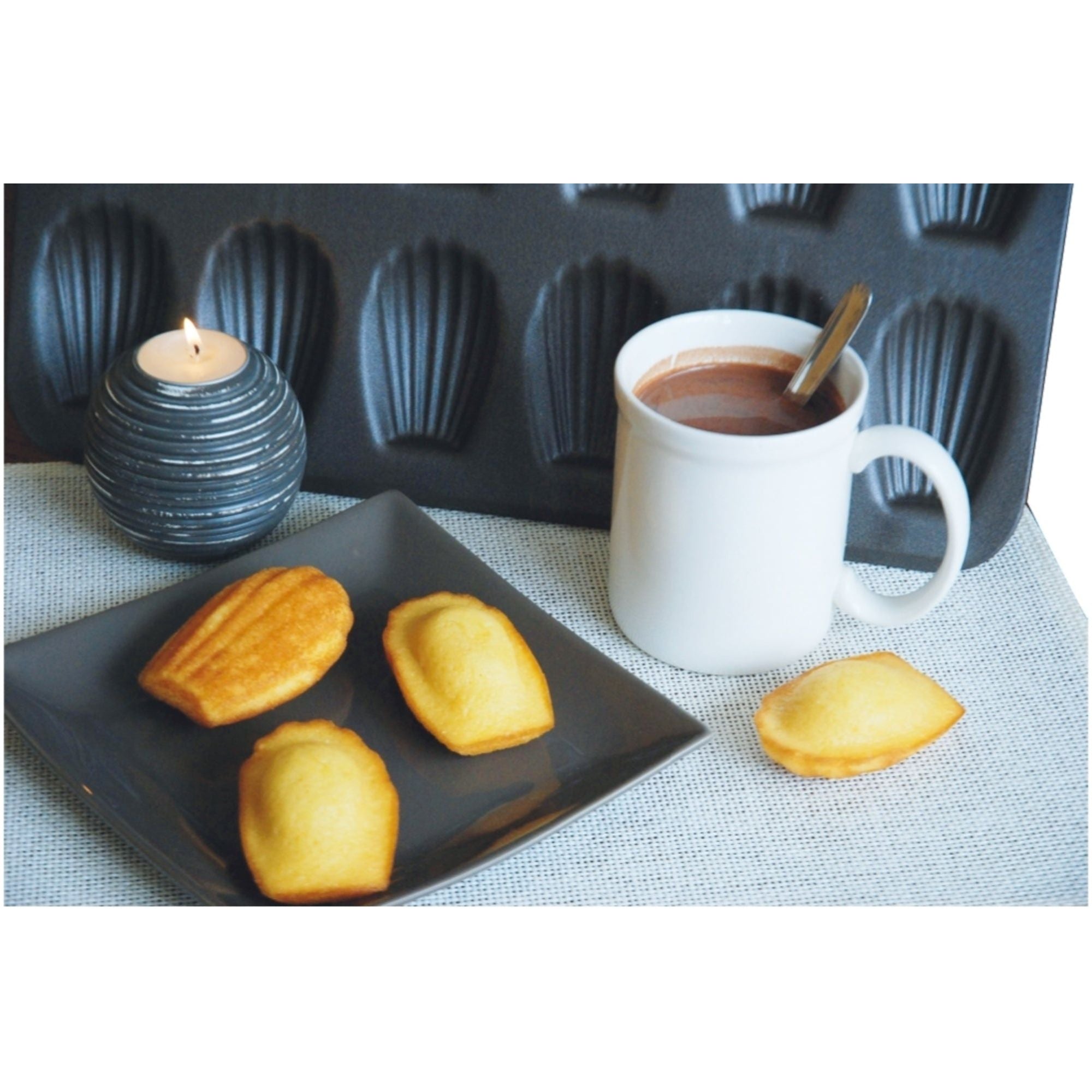 Plaque de cuisson antiadhésive en acier 12 Madeleines - Gobel - Plaque de cuisson - - La Guilde Culinaire