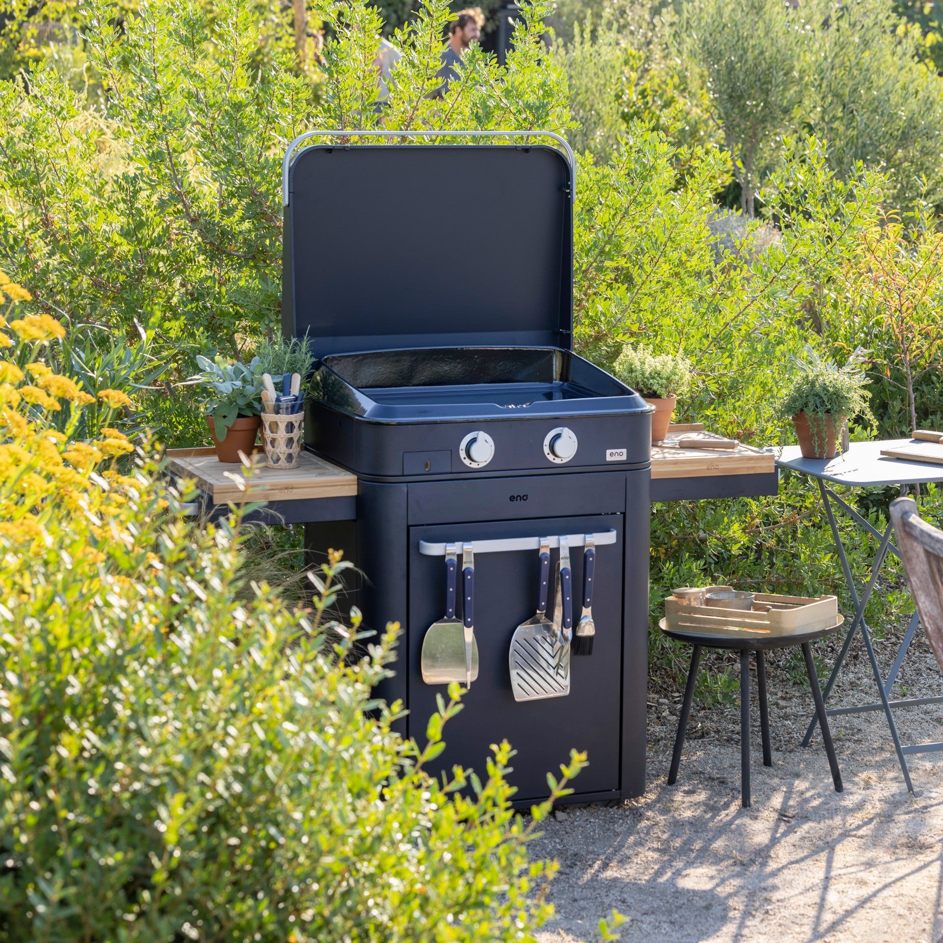 Eno - Ensemble Plancha 2 brûleurs avec couvercle et chariot ENOSIGN 65 - Bleu Navy - ENO - Ensemble plancha - - La Guilde Culinaire