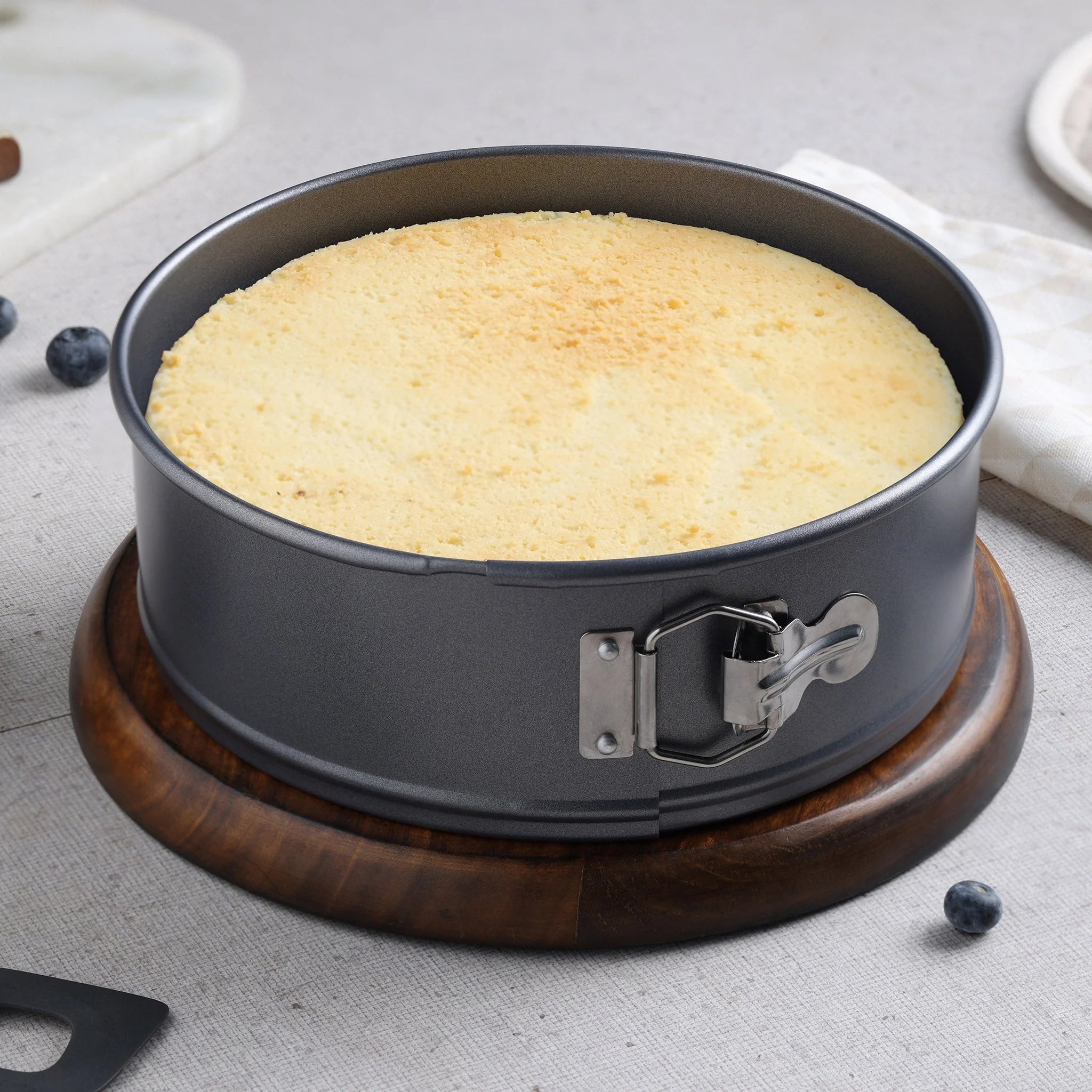 Moule à gâteau antiadhésif - Zyliss - Moule à charnière - - La Guilde Culinaire