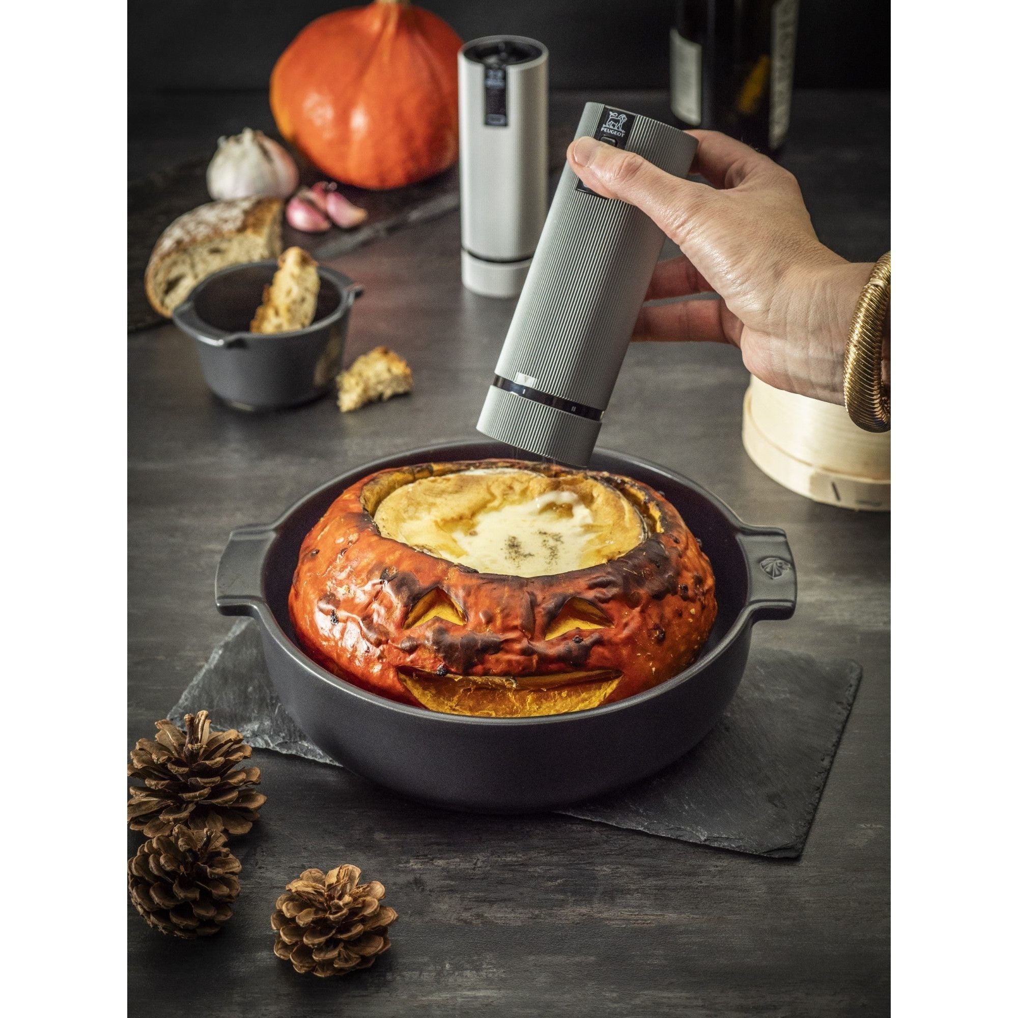 Coffret de 2 moulins à sel et poivre électriques "Line" - Peugeot - Peugeot - Moulin à poivre, sel, et épices - - La Guilde Culinaire