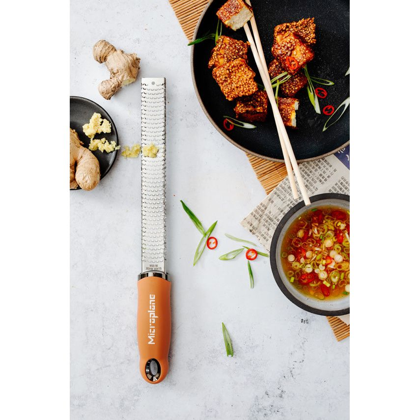 Zesteur-Râpe - Série Premium Classic (Cannelle), Microplane    - Microplane - Râpe et zesteur -  - La Guilde Culinaire