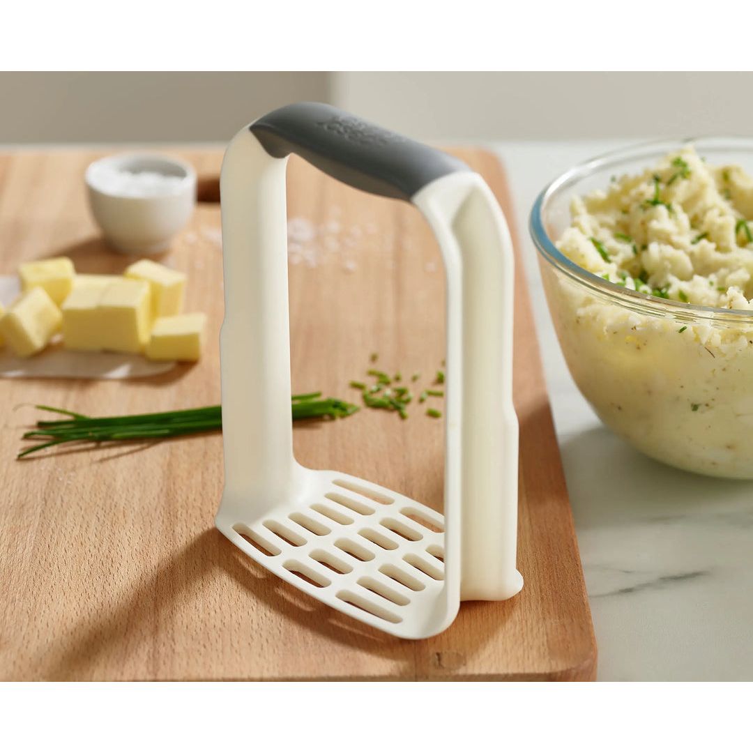 Presse-purée ergonomique Easy-Mash    - Joseph Joseph - Presse-purée -  - La Guilde Culinaire