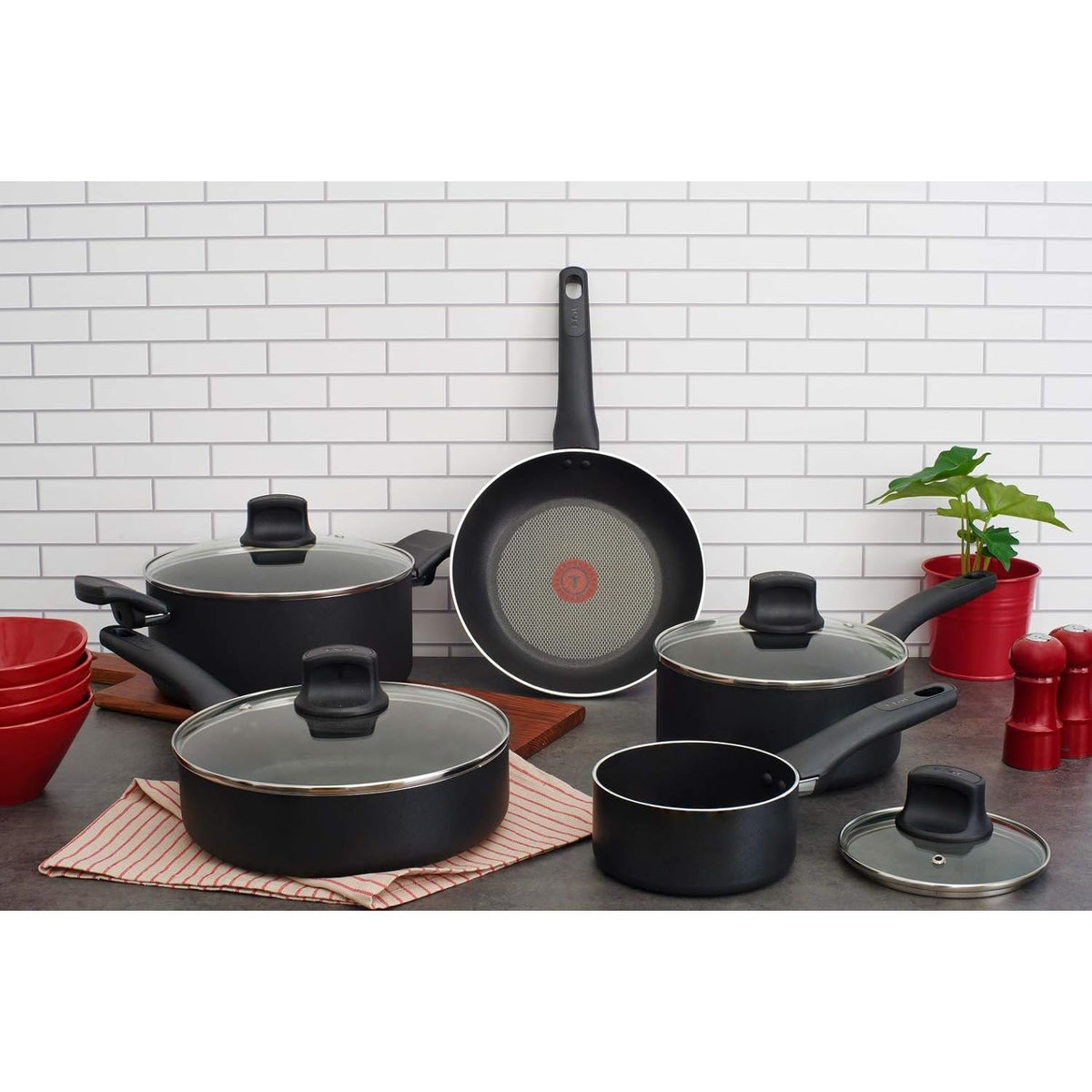Ensemble batterie de cuisine antiadhésives 9 pièces Intuition de T-fal - T-fal - Batterie de cuisine - - La Guilde Culinaire