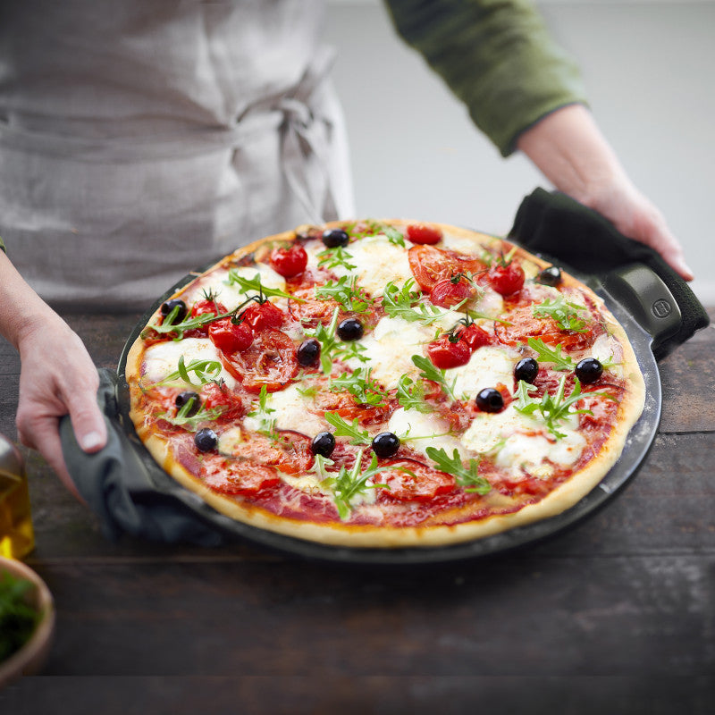 Pizza Stone Lisse 36 cm - Emile Henry    - Emile Henry - Pierre à pizza -  - La Guilde Culinaire