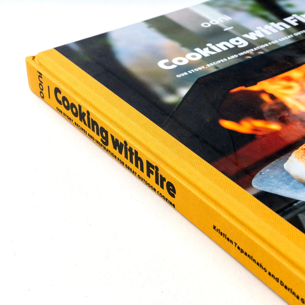 Livre de recettes Ooni : « Cooking with Fire » (anglais uniquement)    - Ooni - Livre -  - La Guilde Culinaire
