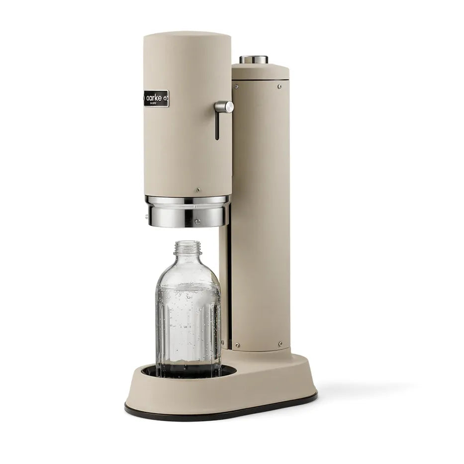 Machine à eau gazeuse avec bouteille en verre Carbonator Pro Sable - Aarke - Machine à soda et eau gazeuse - AACPRO-SAND-OS - La Guilde Culinaire