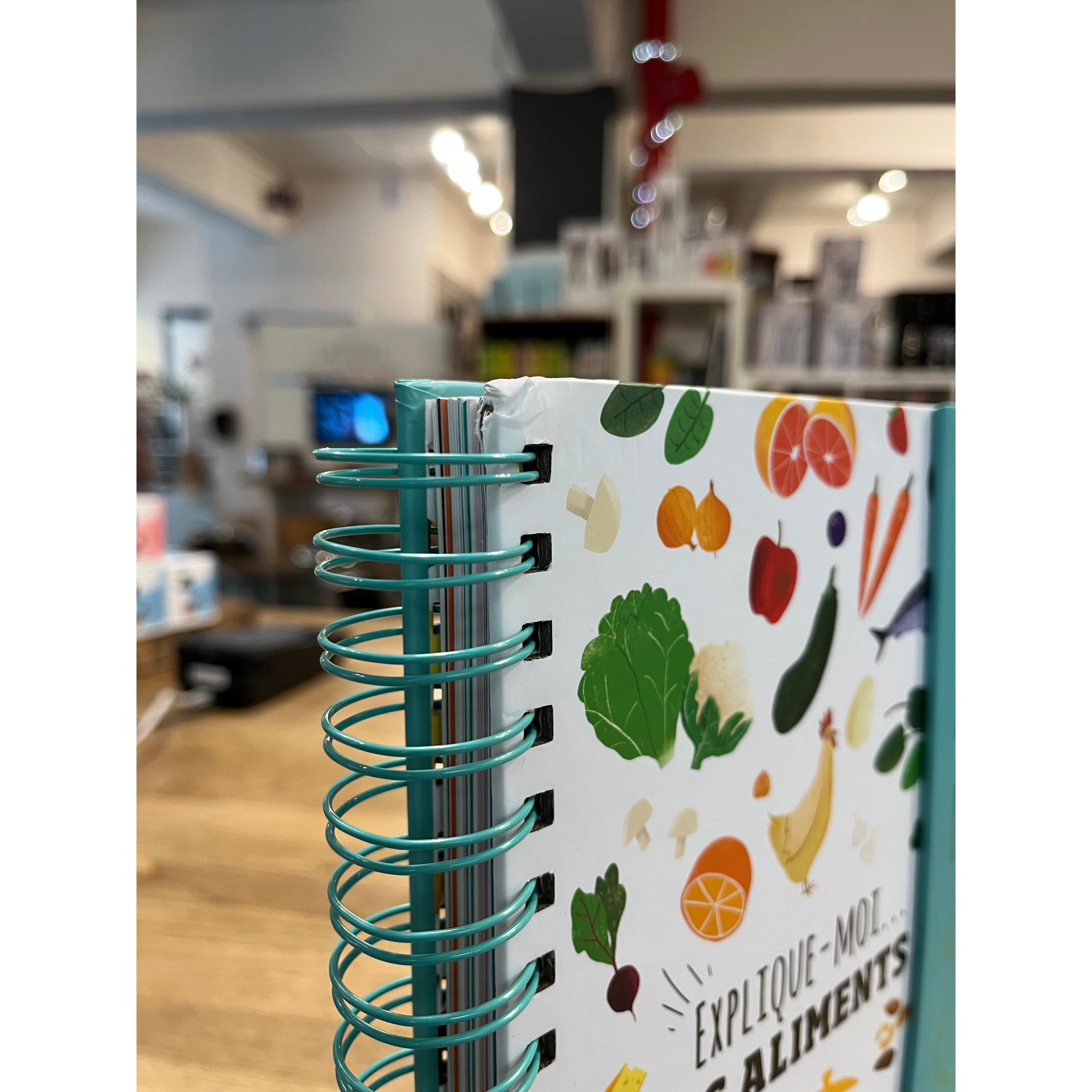 Explique-moi les aliments - 1 coin légèrement abîmé - La Presse Ed. - Livre de cuisine - - La Guilde Culinaire