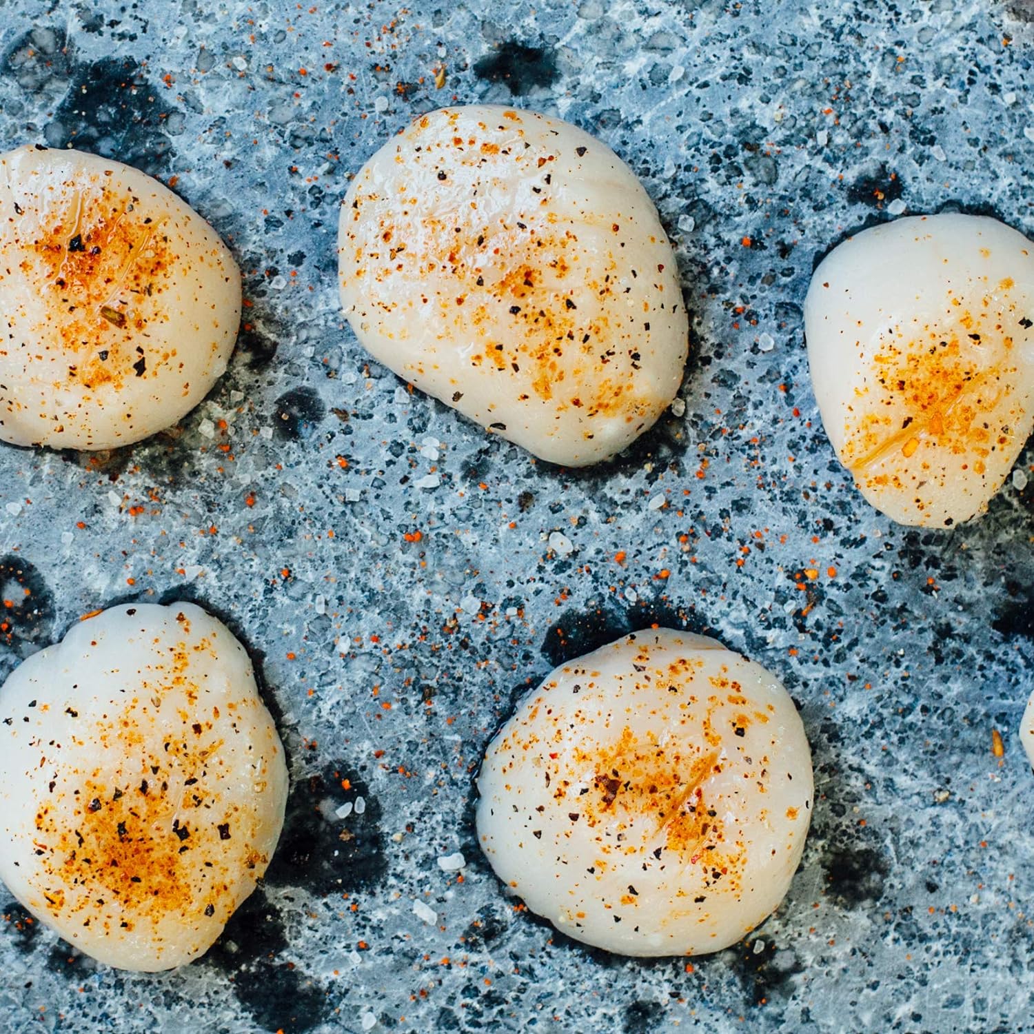 Pierre à savon en demi-lune - KamadoJoe    - Kamado Joe - Pierre à savon -  - La Guilde Culinaire