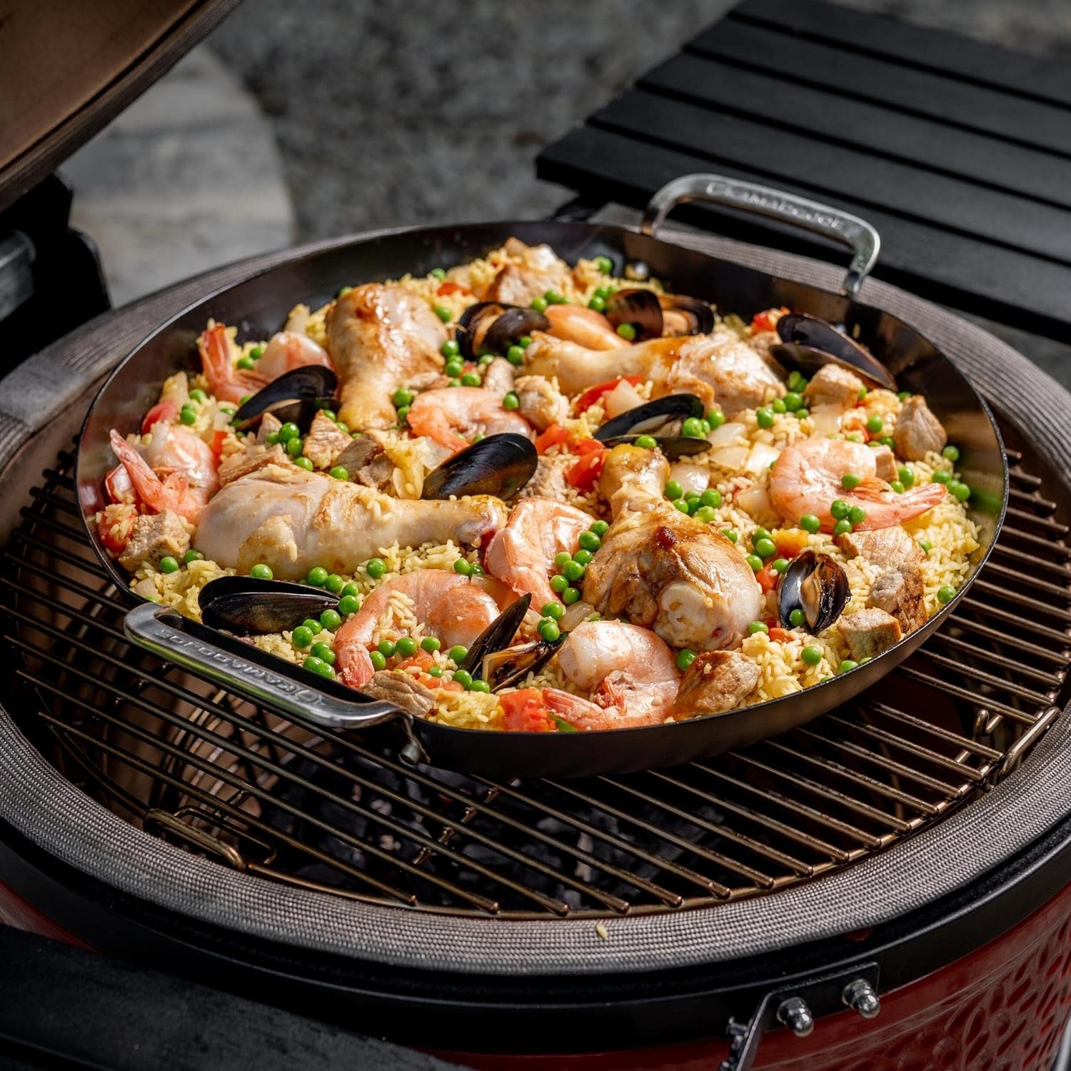 Poêle à paella Karbon Steel - KamadoJoe    - Kamado Joe - Poêle -  - La Guilde Culinaire