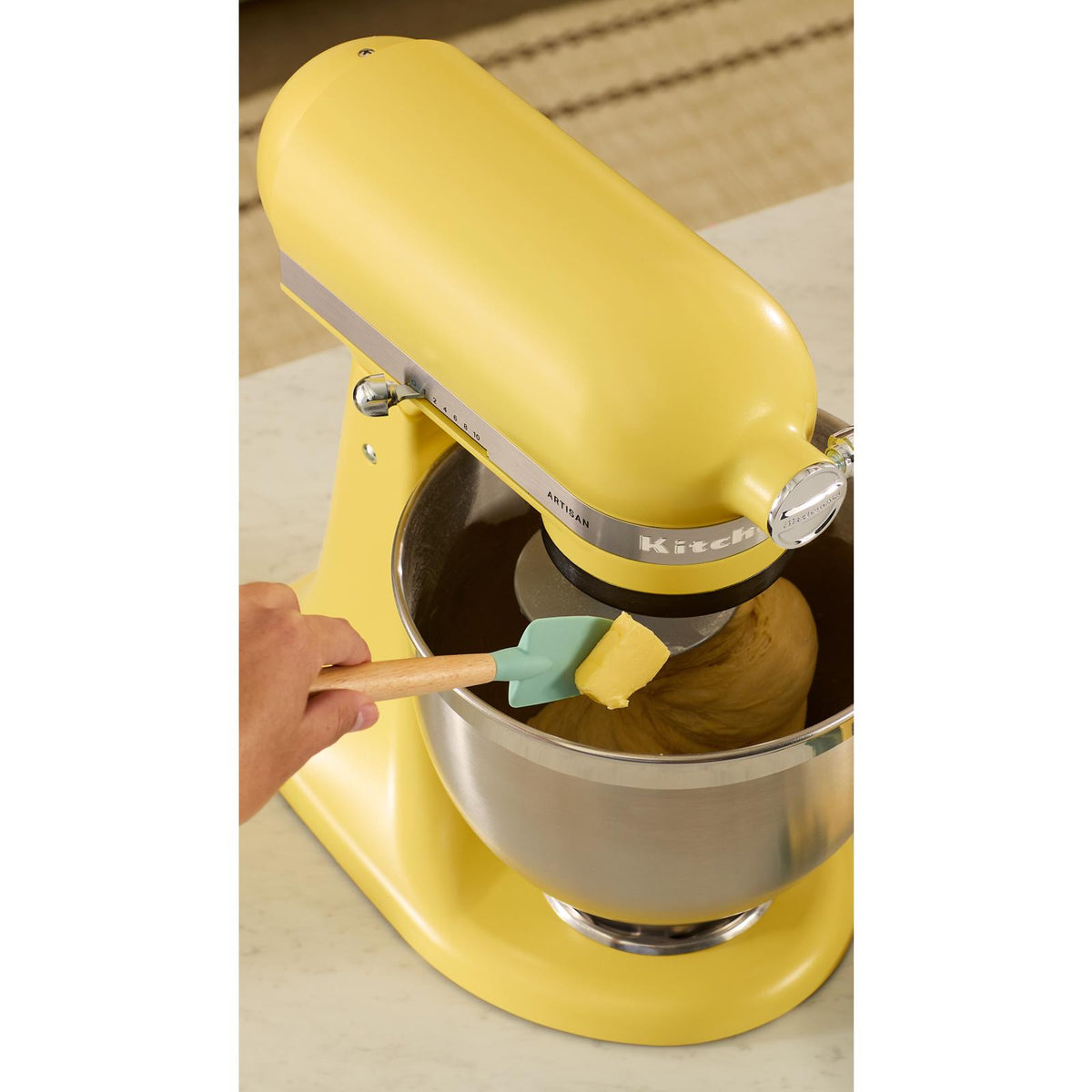 Batteur sur socle KitchenAid 4.7 L (5 pintes) la couleur de l’année 2025 - Beurre - Kitchenaid - Batteur sur socle - - La Guilde Culinaire