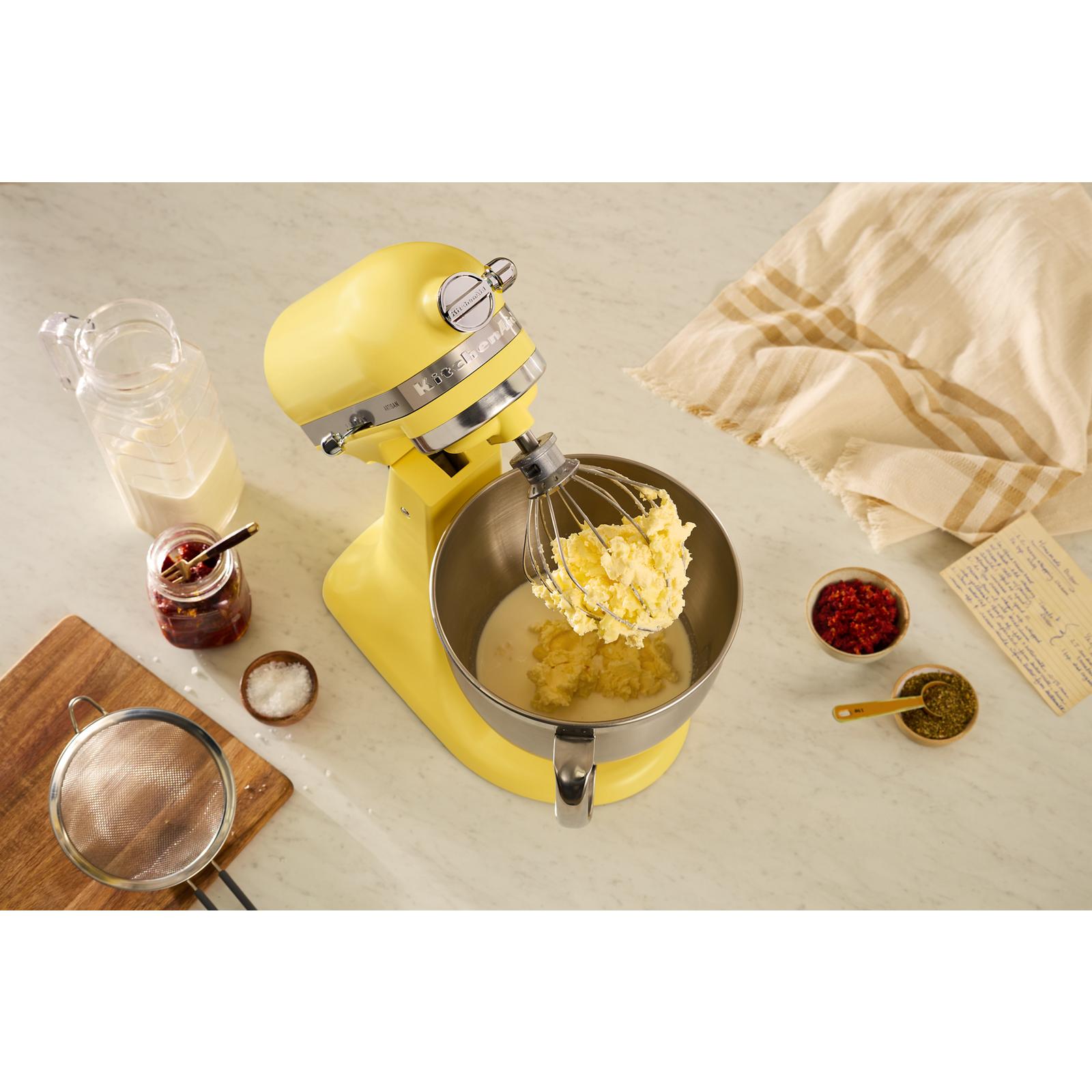 Batteur sur socle KitchenAid 4.7 L (5 pintes) la couleur de l’année 2025 - Beurre - Kitchenaid - Batteur sur socle - - La Guilde Culinaire