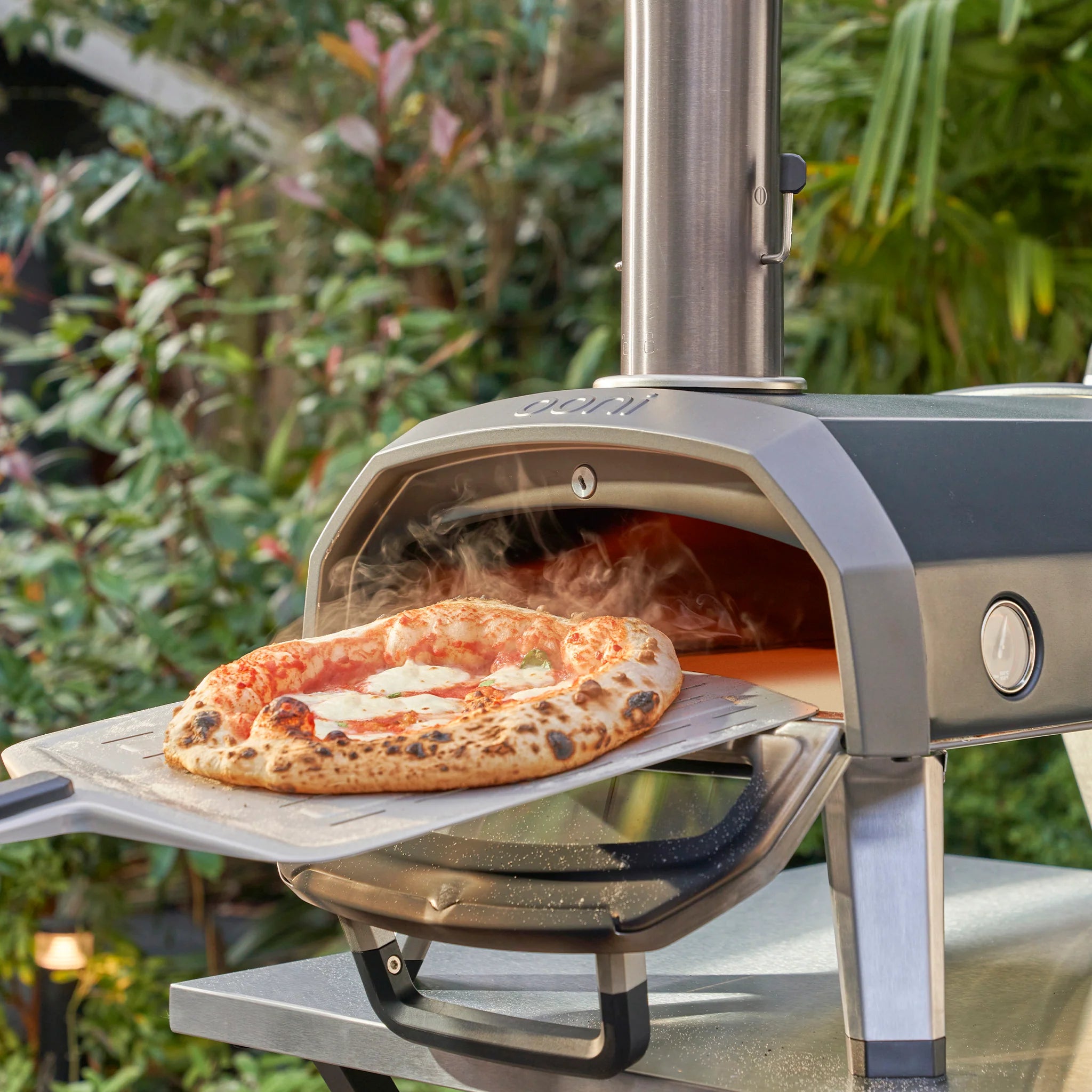 Karu 2 - Four à pizza extérieur multi-combustible 12 po - 2ème Génération - Ooni - Four à pizza - - La Guilde Culinaire
