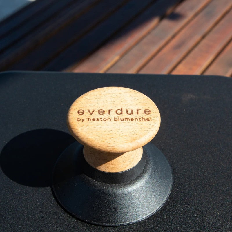 Barbecue à gaz portable Everdure Cube Proflame 360 avec hotte de cuisson – Noir mat - Everdure - BBQ - - La Guilde Culinaire