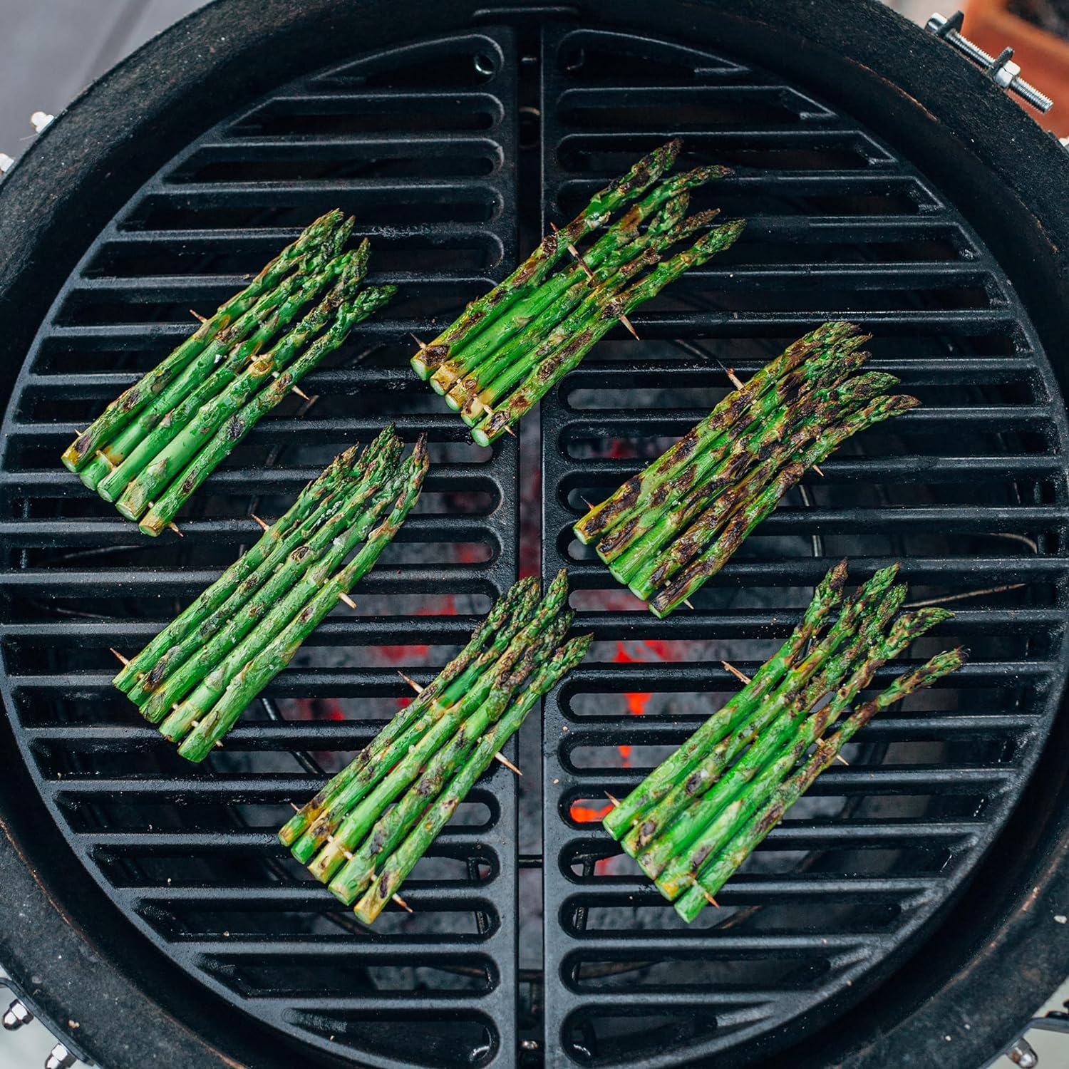 Grille de cuisson en demi-lune en fonte - KamadoJoe    - Kamado Joe - Grille pour BBQ -  - La Guilde Culinaire