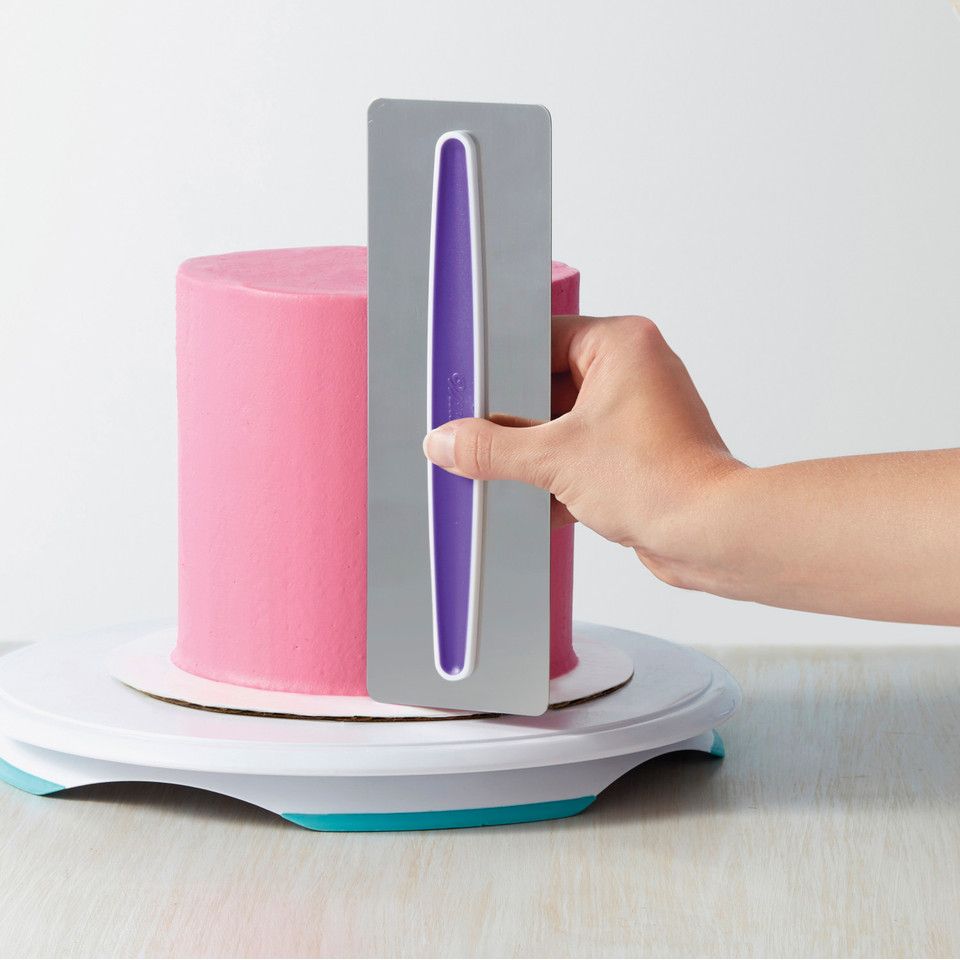 Lissoir à glaçage en acier inoxydable - Wilton - Lissoir à fondant - - La Guilde Culinaire