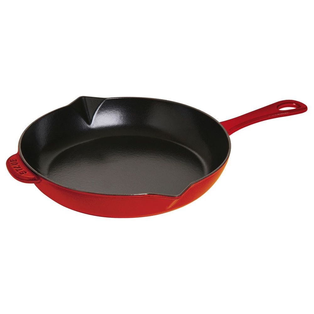 Poêle Staub en fonte et émail rouge 26 cm   - Staub - Poêle - 40510-717-0 / 1004415 - La Guilde Culinaire