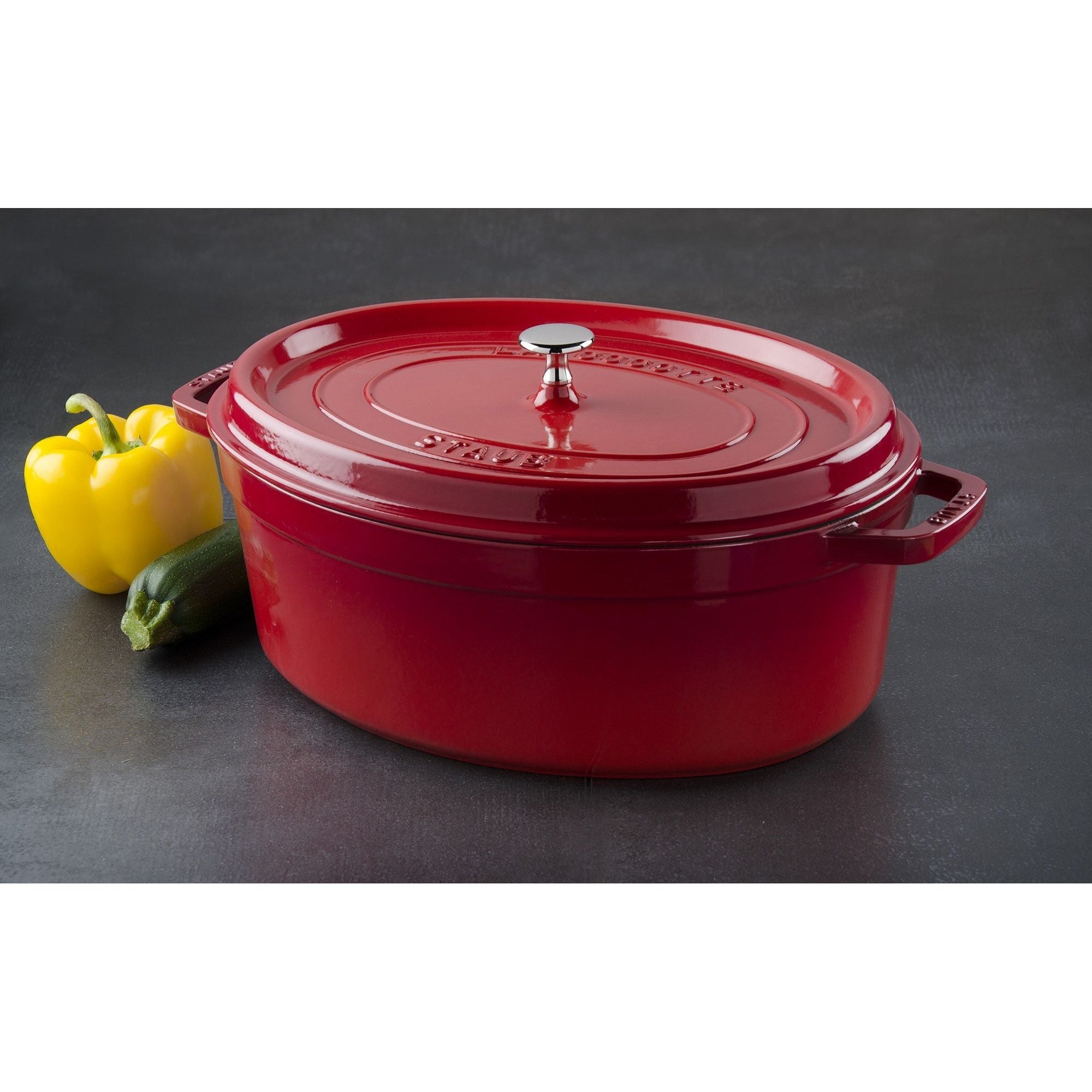 Cocotte ovale fonte et émail Rouge Cerise 37cm 8L    - Staub - Cocotte -  - La Guilde Culinaire