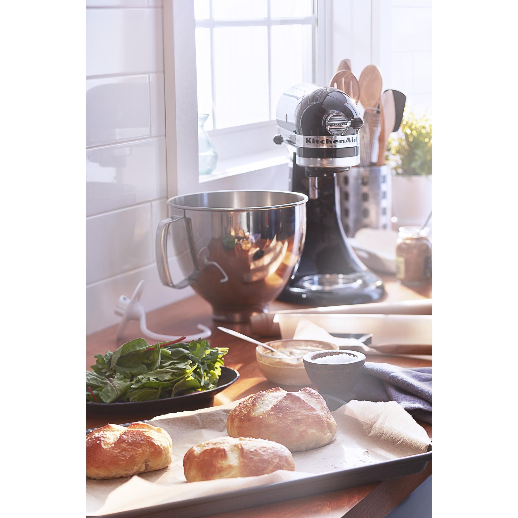 Batteur sur socle KitchenAid 4.7 L (5 pintes) Artisan - Noir    - Kitchenaid - Batteur sur socle -  - La Guilde Culinaire