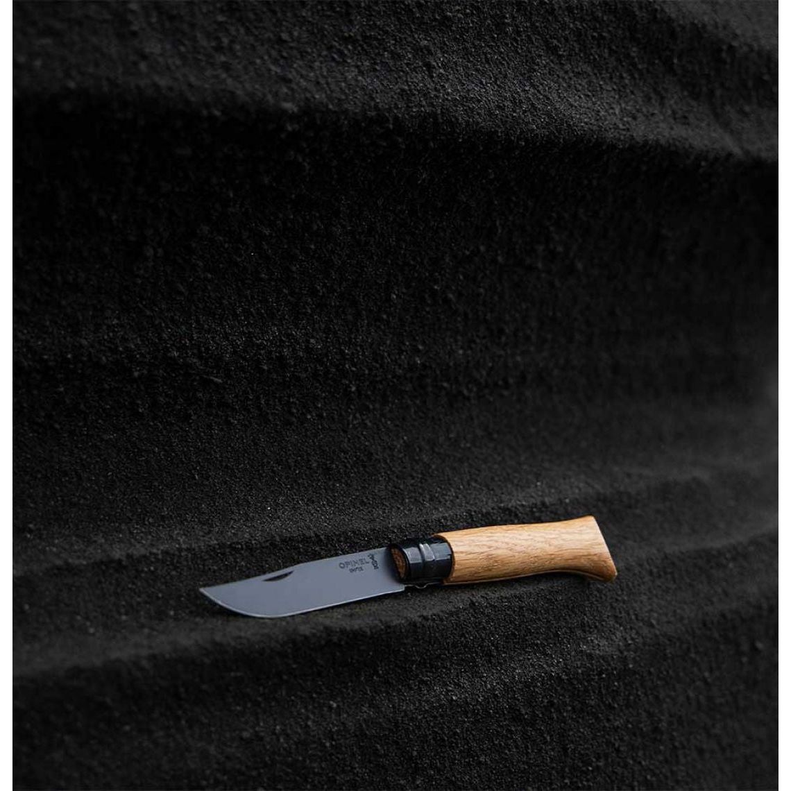 Opinel - N°08  Couteau de poche Édition Chêne Black    - Opinel - Couteau de poche -  - La Guilde Culinaire