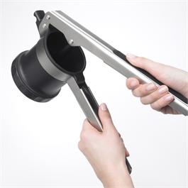 Presse-purée ajustable    - OXO - Presse-purée -  - La Guilde Culinaire